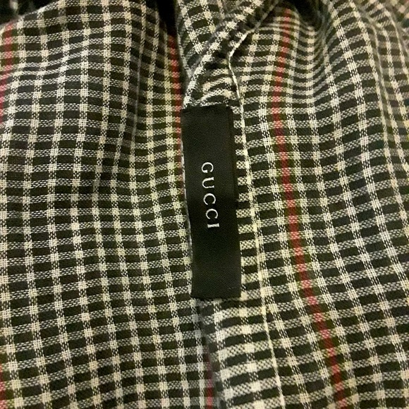 PRE-OWNED GUCCI SCARF- Made In Italy Luxury - Picture 3 of 3